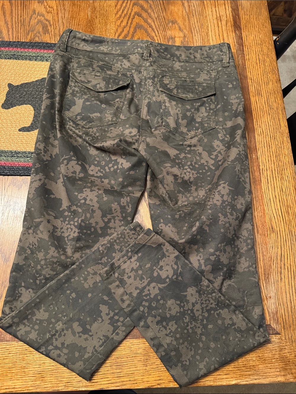 LOFT Olive Green Camo Slim Cargo Pants